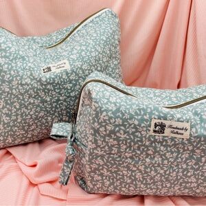 Elegant Floral Zipper Pouches